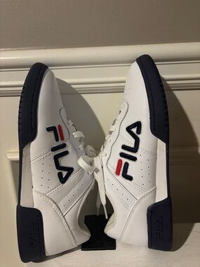 New! FILA Woman Original Fitness White & Navy Low-Top Sneakers